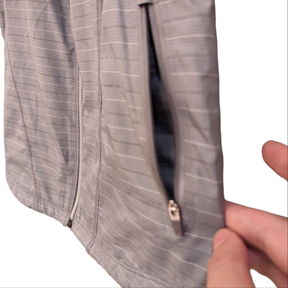 Athleta Gray Zip Up Sleeveless Running Sports Vest Sz Medium - Picture 4 of 8